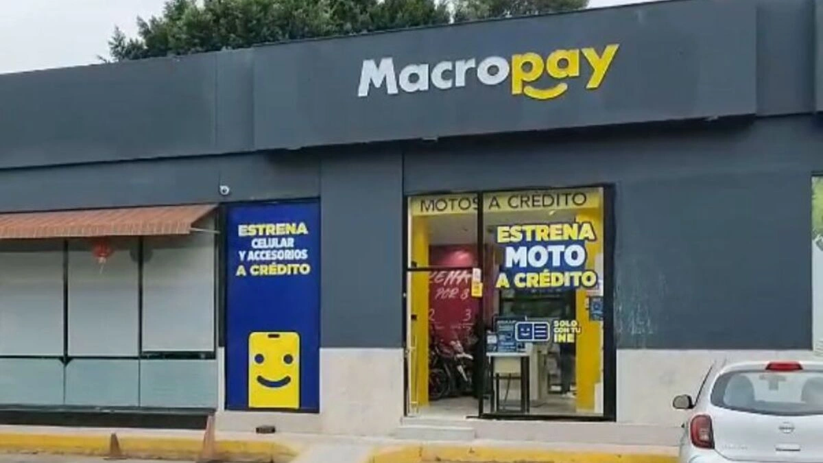 Delincuentes roban celulares de la tienda MacroPay ubicada en Plaza Dorada 