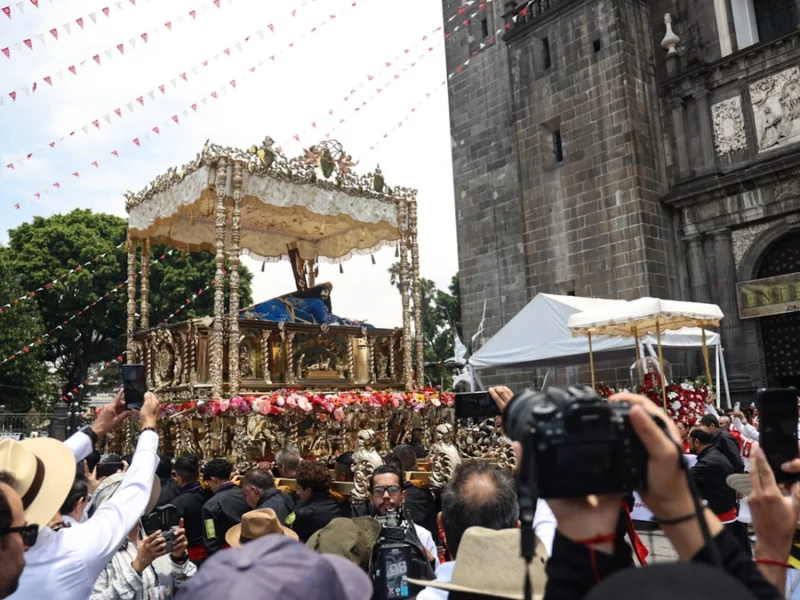 Sin políticos, celebran la Procesión de Semana Santa en Puebla este 2025
