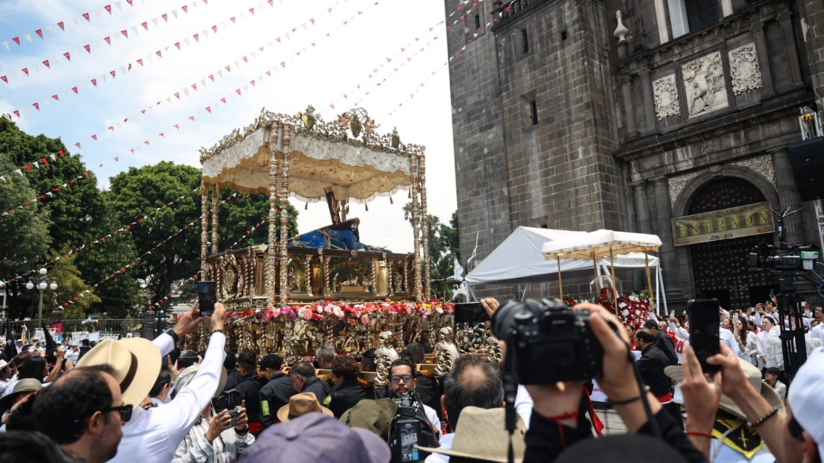 Sin políticos, celebran la Procesión de Semana Santa en Puebla este 2025