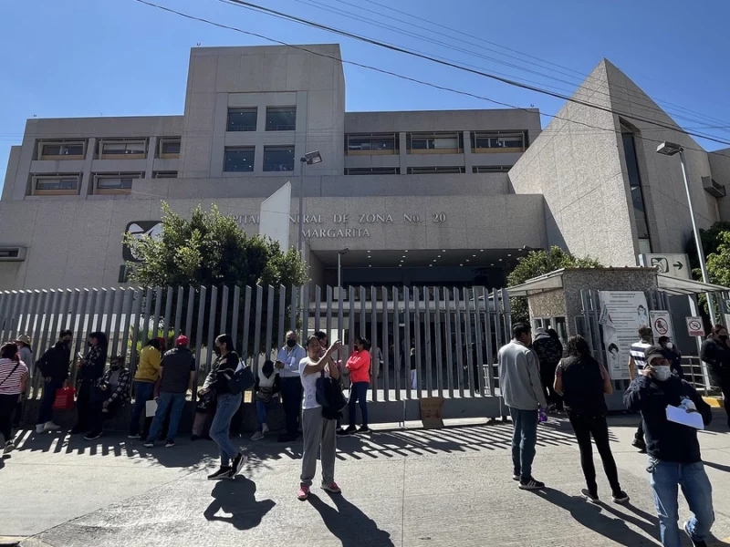 Paciente entró por hemodiálisis y le perforaron un pulmón en el IMSS La Margarita 