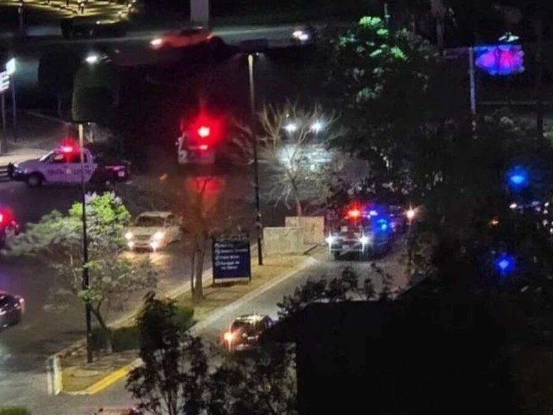 Atacan a balazos NVBola Tower en Lomas de Angelópolis  