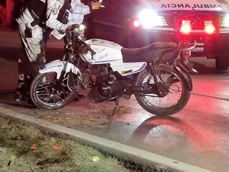 IMAGEN FUERTE: Motociclista muere decapitado por cable de luz en Guadalupe Victoria