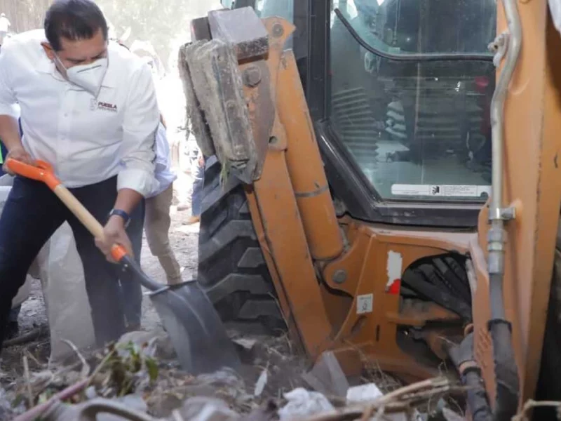 Armenta encabeza faena comunitaria en Tlacotepec de Benito Juárez