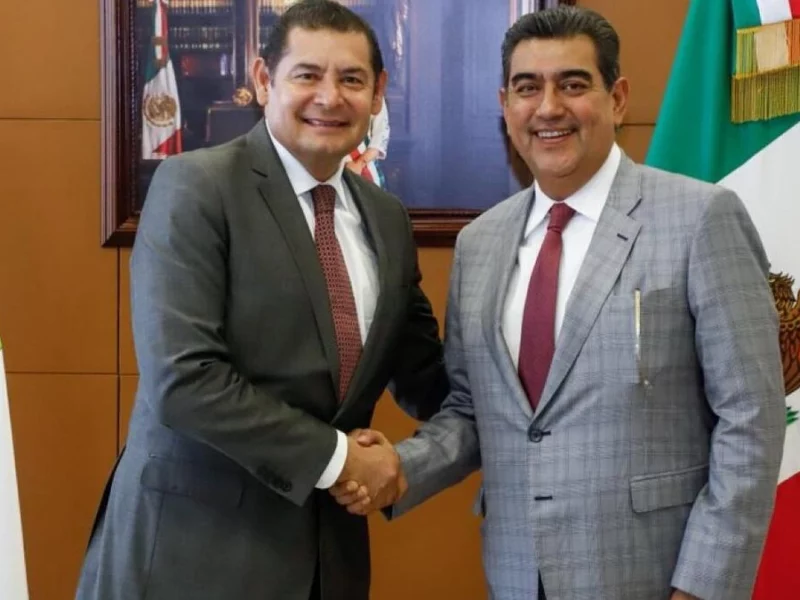 Alejandro Armenta se reúne con Sergio Salomón; lo invita a la pelea de “La Bonita” 