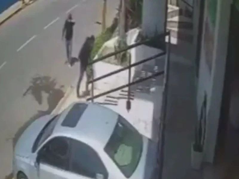VIDEO: Hombres armados asaltan a pacientes de un consultorio en Cuautlancingo