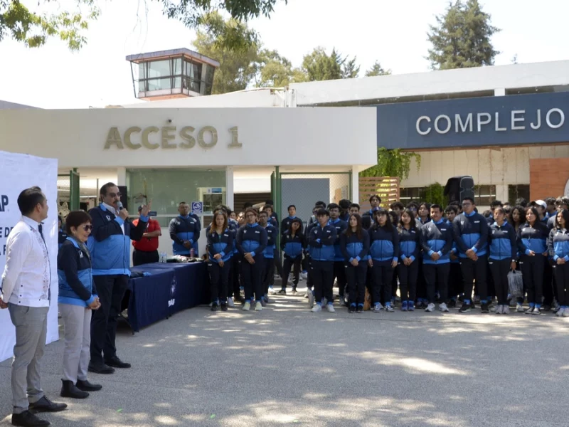 Entregan uniformes a más de 600 atletas y entrenadores de la BUAP