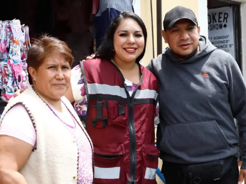 Tonantzin Fernández refuerza acciones de bacheo en la Cabecera Municipal