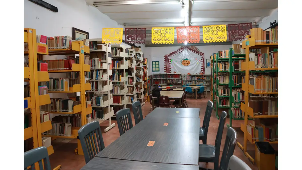 Ariadna Ayala, presidenta de Atlixco continúa fortaleciendo la educación y la cultura en la biblioteca municipal.