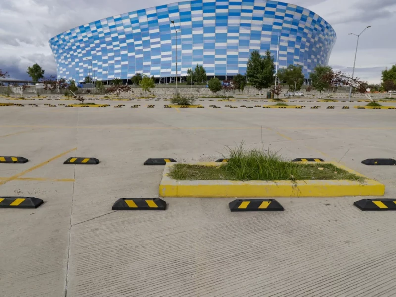 Instalarán canchas en el estacionamiento de los estadios en Puebla  