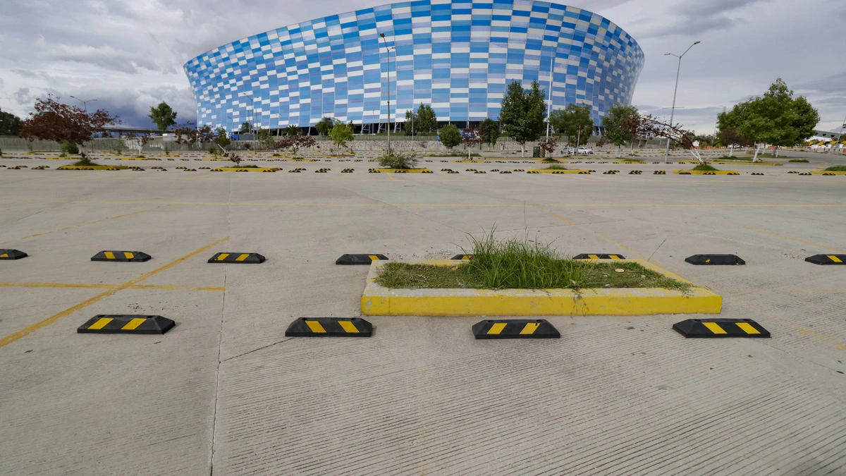 Instalarán canchas en el estacionamiento de los estadios en Puebla  