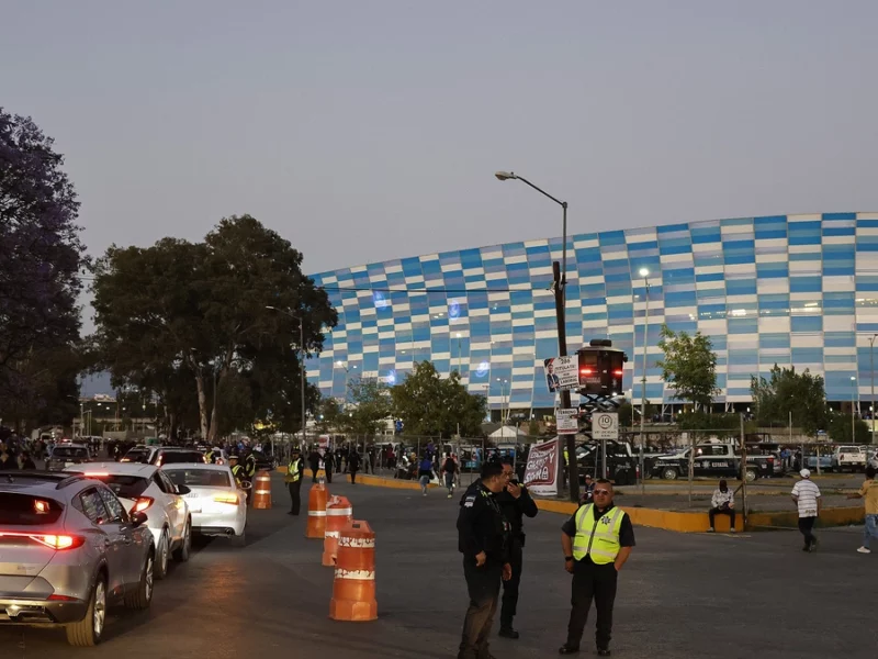 Agreden a conductor de televisión tras el Cruz Azul vs Pumas en el Cuauhtémoc 