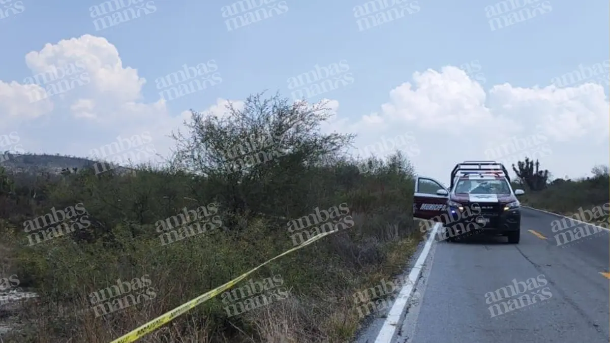 Hallan cuerpo emplayado en Xochitlán Todos Santos; lo abandonaron junto a la carretera