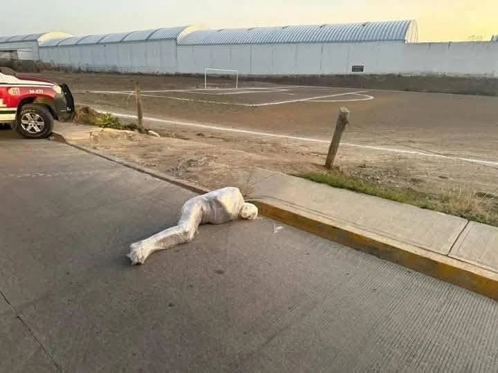 Algunos de los cuerpos los dejaron emplayados, decapitados y en la batea de una camioneta abandonada cerca del Centro Expositor.