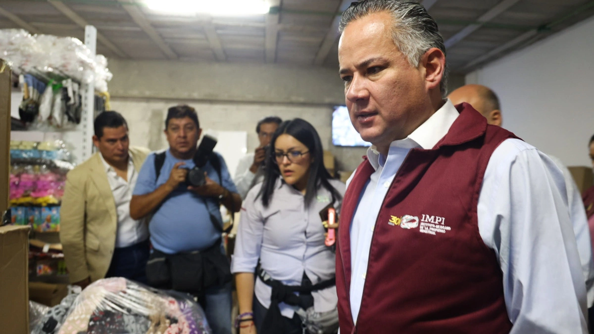 México perdió 80 mil empleos y mil 300 mdp por tiendas chinas: Santiago Nieto  