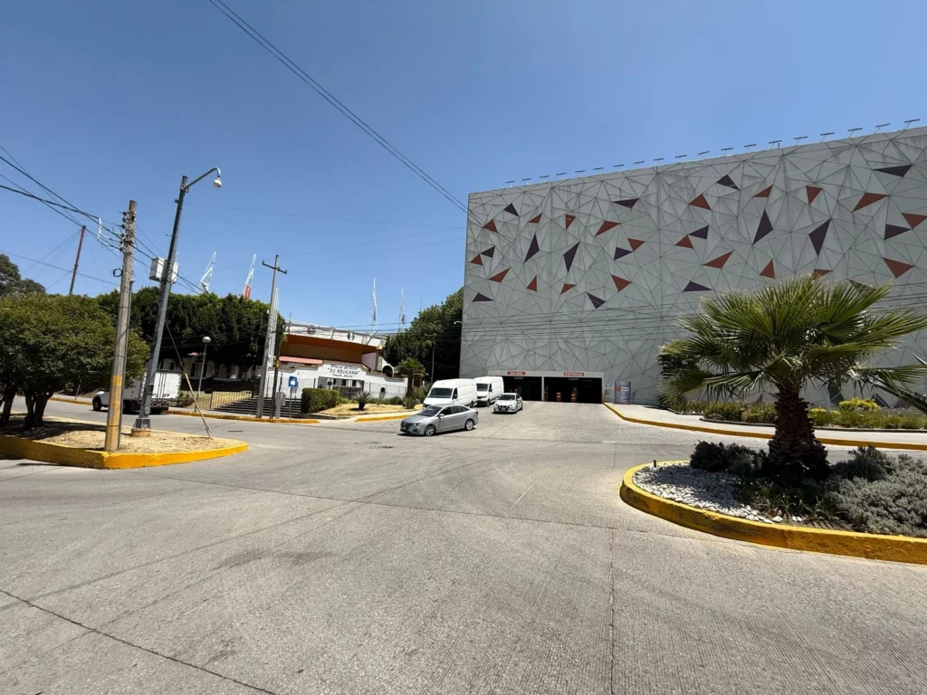La Feria de Puebla contará con cinco estacionamientos que tendrán un costo de 50 pesos, todos ubicados en la zona de Los Fuertes. 
