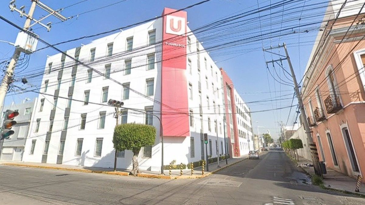 Estudiante de la Upaep cae del Edificio de Posgrados 