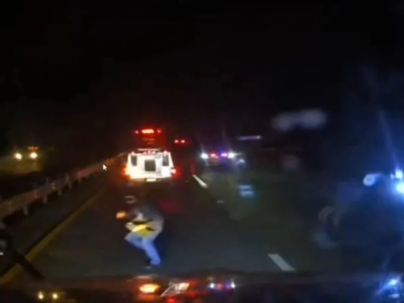 Valiente conductor evita asalto durante falso retén en la Puebla-Orizaba
