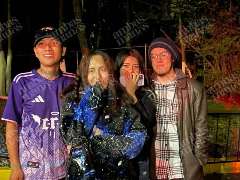 Ari y Elvia, las primeras fans en fila para ver a Maroon 5 en la Feria de Puebla  