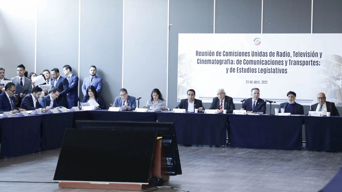 Frenan votación de nueva Ley de Telecomunicaciones