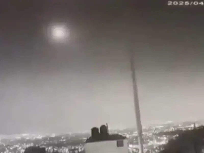 VIDEO: ¿Fue un meteorito? Captan destello de luz en la CDMX  