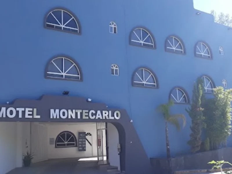 Esto sabemos de la mujer que cayó del tercer piso de un motel en Totimehuacan