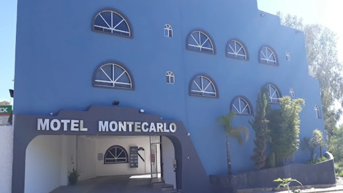 Esto sabemos de la mujer que cayó del tercer piso de un motel en Totimehuacan