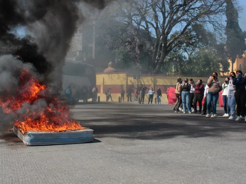 “No vamos a permitir más desmanes”, advierte Segob a las normalistas de Teteles