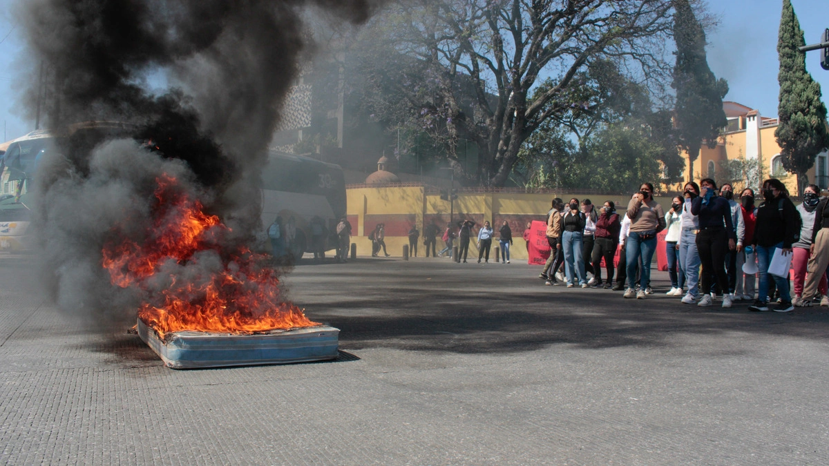 “No vamos a permitir más desmanes”, advierte Segob a las normalistas de Teteles