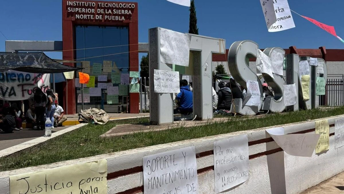 Paro estudiantil en el Tecnológico de Zacatlán cumple tres días