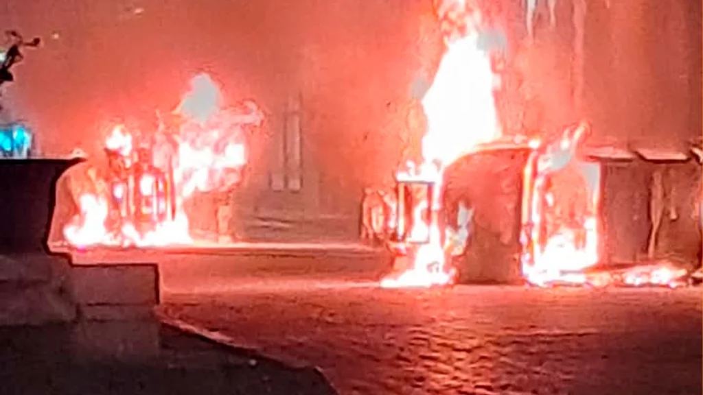 Los pobladores se quejan de la inseguridad, sobre todo por el robo a mototaxis que se ha desatado en los últimos meses, por esa razón llevaron sus unidades a la manifestación en la presidencia municipal de Acatzingo.