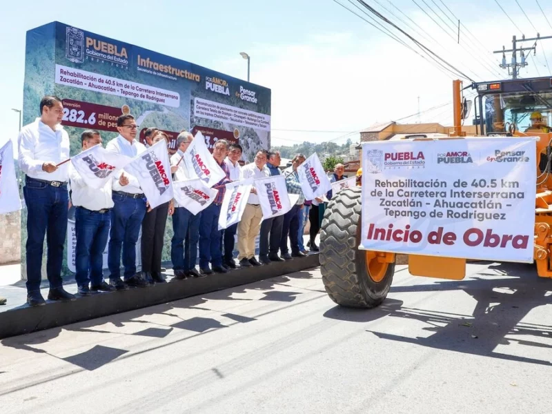 Armenta da inicio a la rehabilitación de carreteras en la Sierra Norte de Puebla 