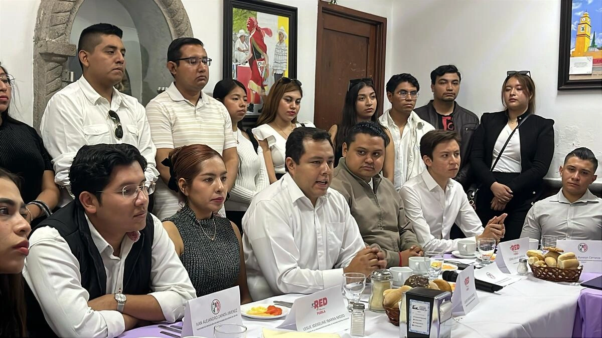 Renuncia al PRI Puebla líder juvenil y sus 3 mil afiliados  