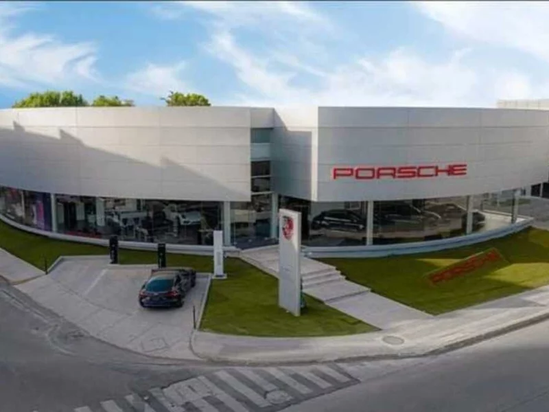 Desvalijan autos en Audi Angelópolis y se llevan millón y medio en autopartes