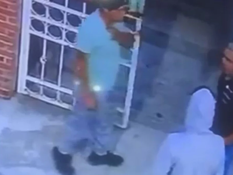 VIDEO: Estaba platicando y en segundos le roban su camioneta en Chipilo