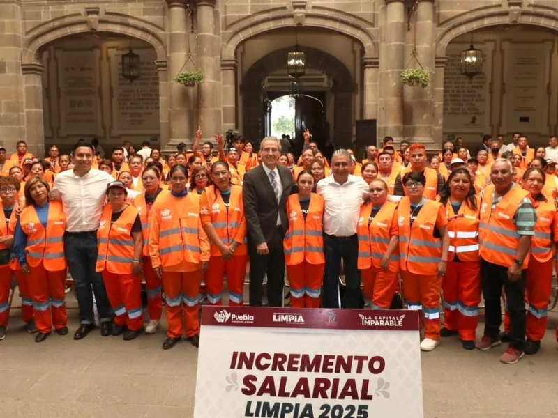 Ayuntamiento de Puebla acordó incremento salarial y bonos para trabajadores del organismo de limpia