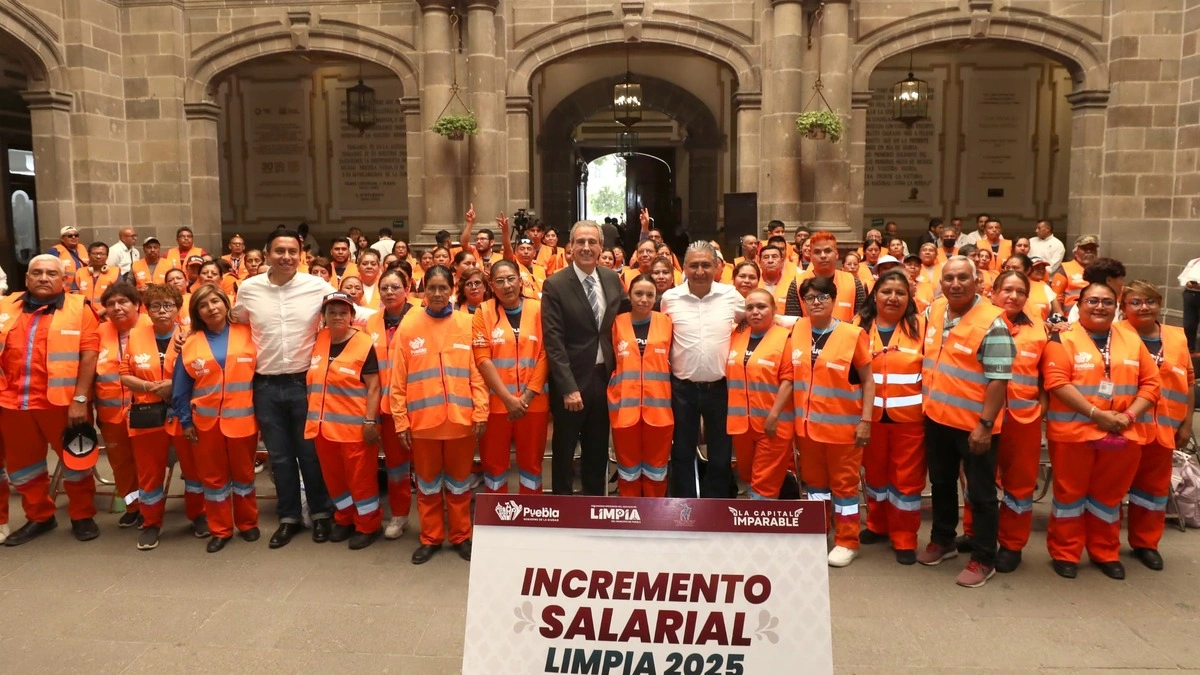 Ayuntamiento de Puebla acordó incremento salarial y bonos para trabajadores del organismo de limpia