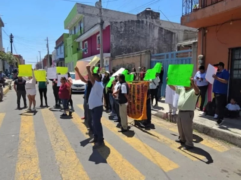 Destituyen a director de secundaria de Cholula por presuntamente abusar de las alumnas