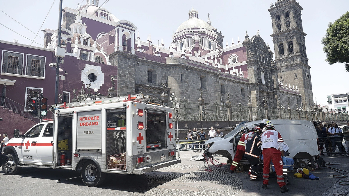 Una volcadura y fuga de gas fueron parte del Simulacro Nacional en Puebla capital  