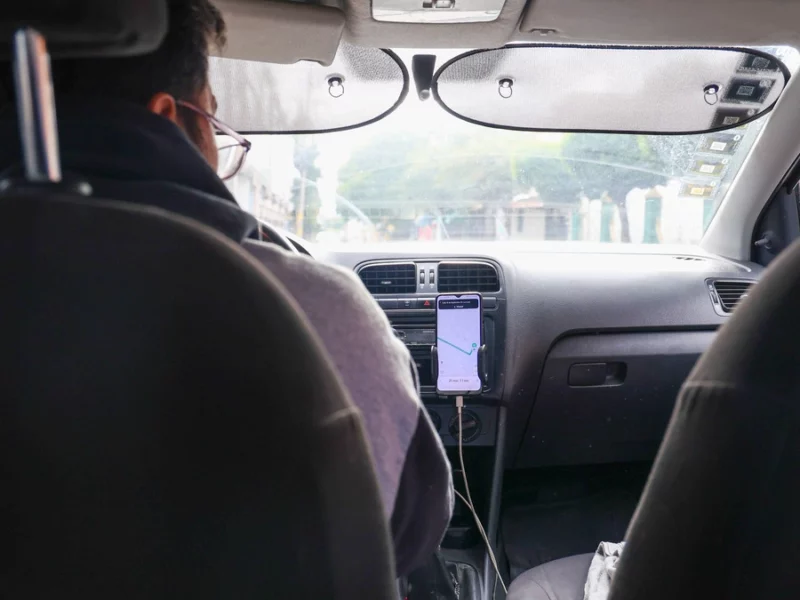 Movilidad buscará eliminar tarifa dinámica de DiDi y Uber en Puebla  