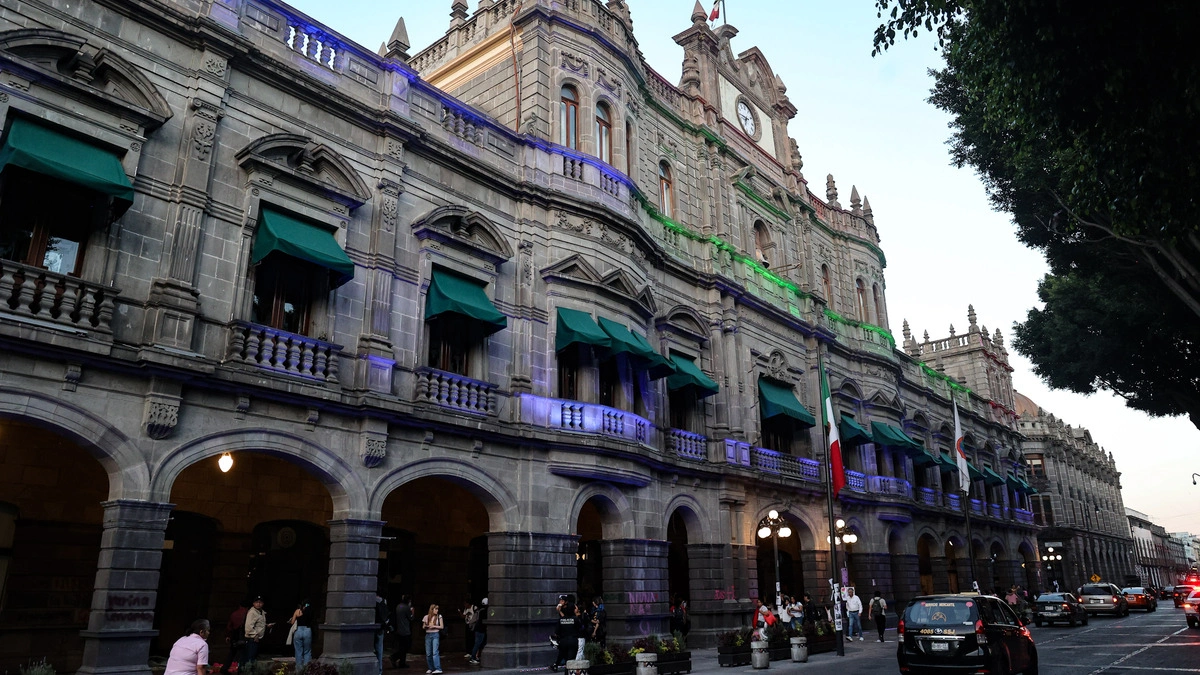 Por borracho y mal ejemplo, despiden a trabajador del Ayuntamiento de Puebla  
