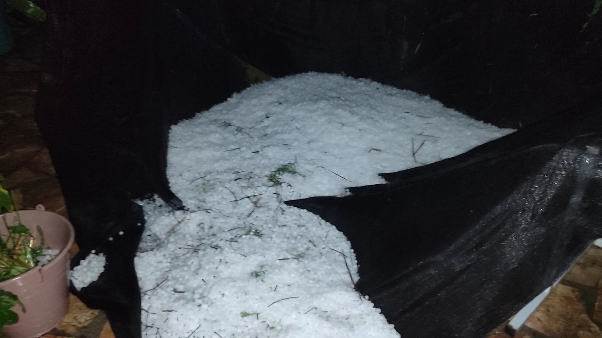 FOTOS: Fuerte tromba con granizo azota a Tochtepec