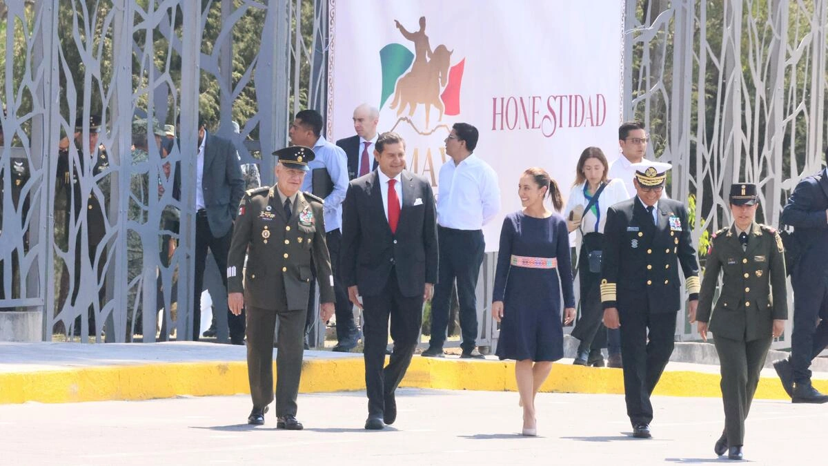 "Que viva la Cuarta Transformación”: Armenta durante ceremonia del 5 de Mayo 