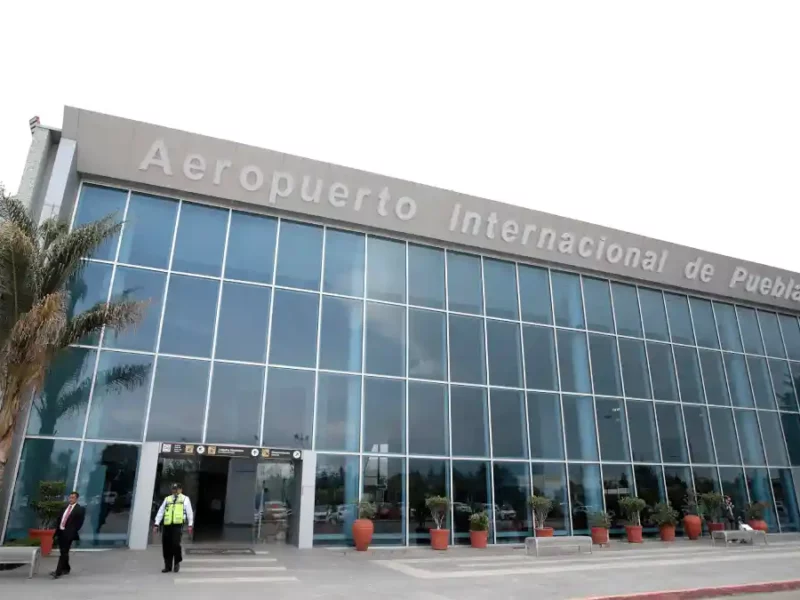 Armenta busca que el Aeropuerto de Puebla se llame “Hermanos Serdán 5 de Mayo”.