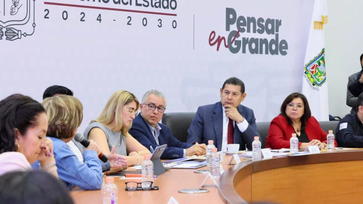 Armenta se reúne con madres buscadoras de Puebla: “asumo la responsabilidad como gobernador”  