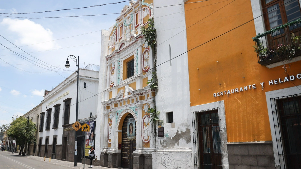 Roban cuadros de los 12 apóstoles del Templo de los Gozos en Puebla