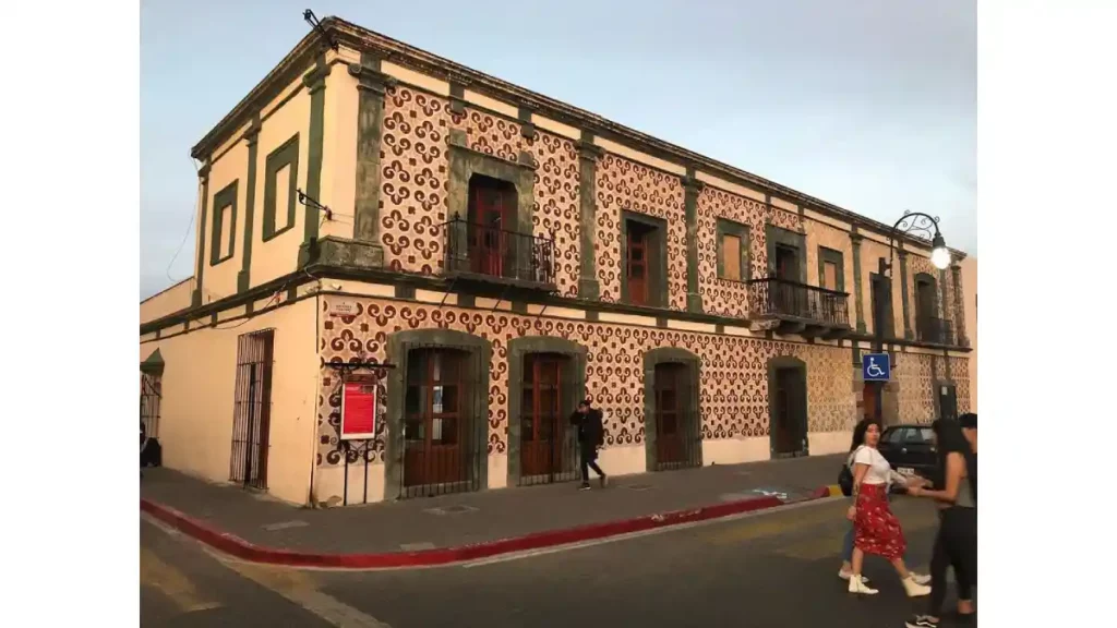 Fachada de la Casa del Caballero Águila. en San Pedro Cholula.