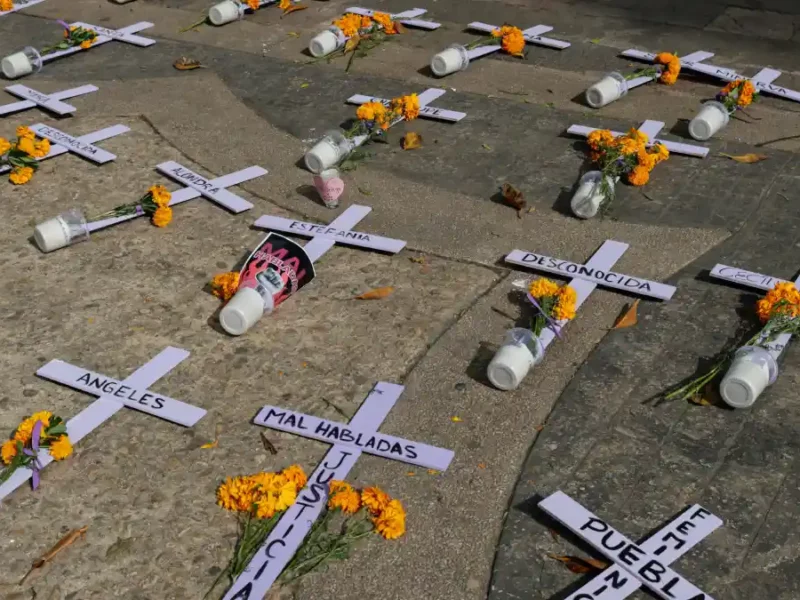 Feminicidio en Tlacotepec de Benito Juárez: una mujer es asesinada por su esposo.