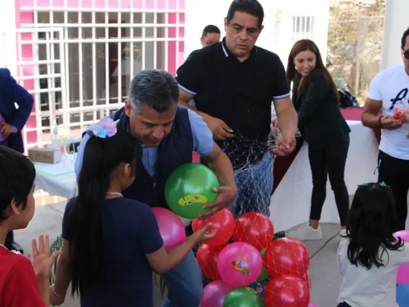 Festeja Gobierno de la Ciudad Día de la Niñez en el Centros de Desarrollo Comunitario y Parque Biblioteca
