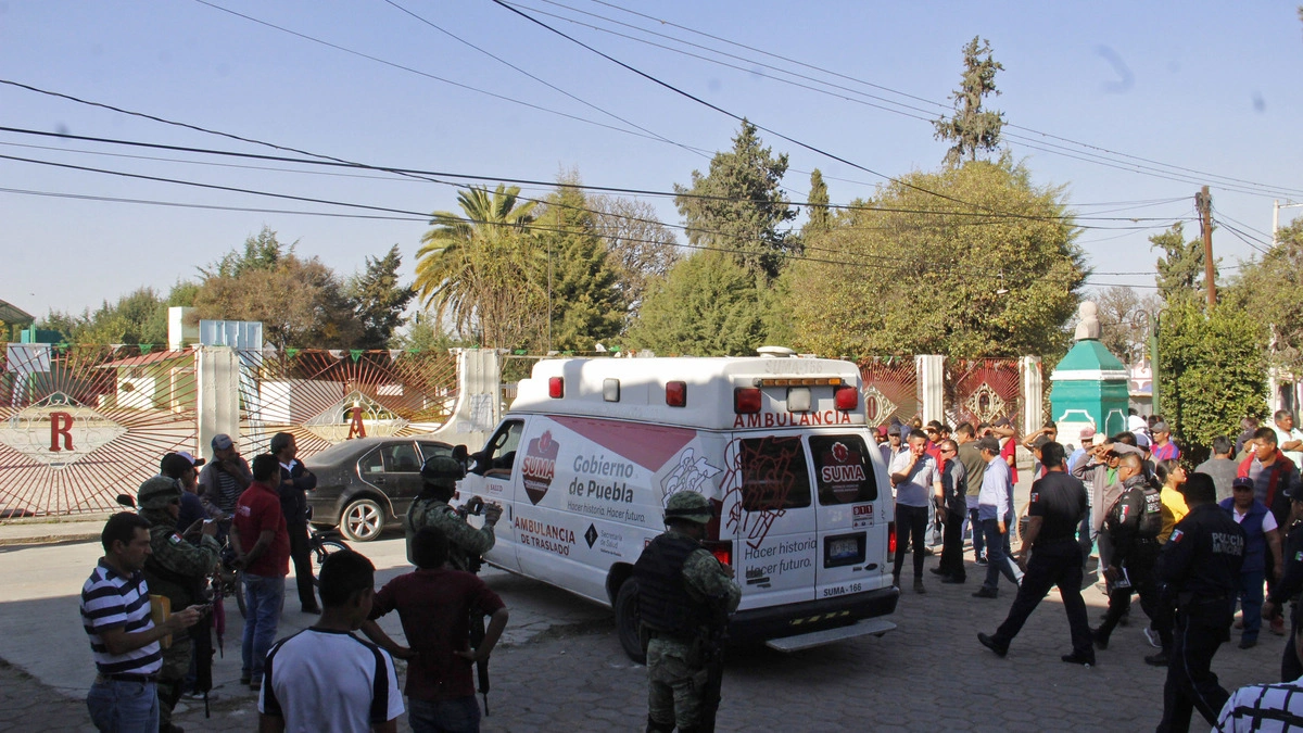 Intentan linchar a tres presuntos delincuentes en San Andrés Cholula