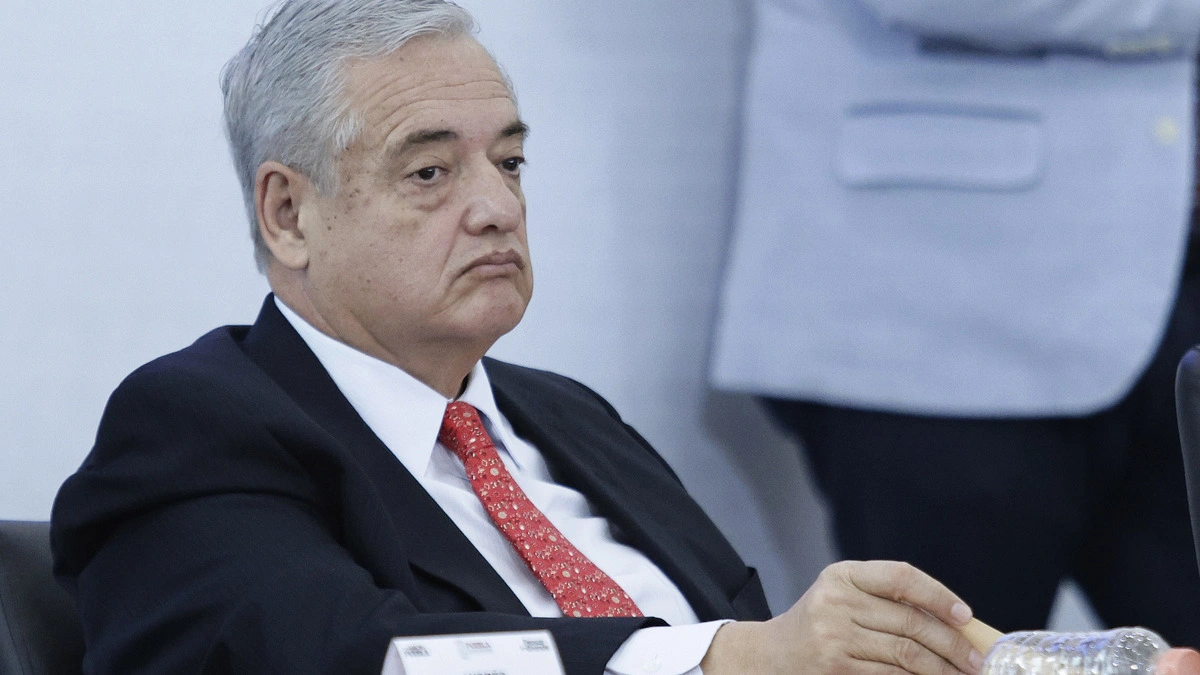 Issstep debe hasta siete años de pensiones, reconoce director  